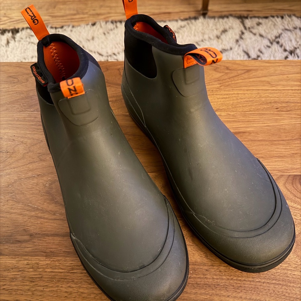 Like new Grundens Deck Boots - Olive - M13